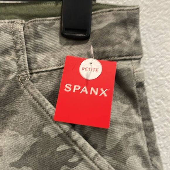 NEW Spanx Stretch Twill Ankle Cargo Pant in Stone Wash Camo Size XL Petite - Picture 5 of 10